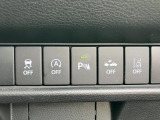 車の角に設置する超音波センサーのことで障害物が近づくとその距離に応じた音で接近を知らせてくれるコーナーセンサー付き♪