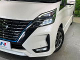 【LEDヘッドライト】悪天候や夜間走行時も良好な視界を確保し安心して運転できる高輝度LEDヘッドライトを装備!点灯速度が早く、消費電力も抑えられています。