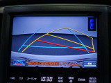 バックモニターで、後方を確認しながら安心して駐車することができます。運転初心者も熟練者も必須の機能ですよ!