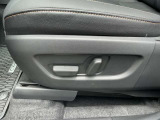 助手席にもパワーシートがございますので同乗者も快適にお過ごしいただけます。