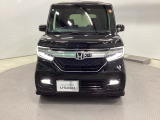 お客様に安全で快適なカーライフをお送りいただくために、中古車にも高いレベルの品質基準を設け、その基準に従って、全ての中古車について納車前整備を実施しています。