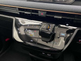 オートエアコンで快適な車内温度を演出してくれます!
