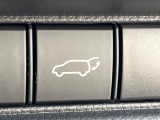 【パワーバックドア】スマートキーや運転席のボタンを押すだけでリアゲートが自動で開閉します!荷物を持っている時や、高い位置にあるバックドアを閉める際に便利な機能です♪