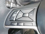 手元でAV機器を操作できるステアリングスイッチ
