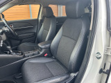 前席の画像です。是非運転席に座っていただき視界等をご確認ください。