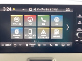 Honda CONNECTディスプレーはナビ、スマホ連携、車両情報表示、各種設定操作を一つに集約した高機能タッチパネル。直感的に使える便利なインターフェースです。