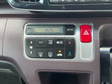 オートエアコン付きでいつでも車内快適☆