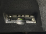 【純正ビルトインETC】有料道路を利用する際に料金所で停止することなく通過できる、ETC車載器が装備されています。セットアップを行うことで利用可能になります。