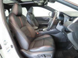 パワーシート搭載。微妙な調整が手軽にでき、ピッタリのポジションで運転することが可能です。