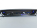 シンプルで視認性の良いメーター類です 。