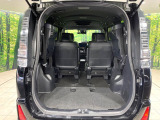 後席を格納すると、これだけの広さが!シーンに合わせたシートアレンジで、大きな荷物も積むことが出来ます♪
