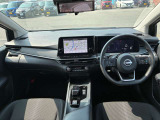 インパネ全体の写真で見た目もわかりやすく、使いやすいお車です。
