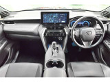 高いホールド性で運転姿勢が安定します。長距離ドライブでも疲れにくいのが魅力です。快適なドライビングライフをお送りください♪