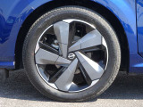 【タイヤ】 【純正17インチアルミホイール】《205/50R17》専用のアルミなのでお車のイメージぴったりですね!