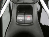 電動パーキングブレーキを搭載。スイッチ操作でパーキングブレーキを作動・解除することが可能ですので、操作の力が不要ですよ♪