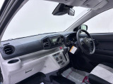 ダイハツのお店では、ダイハツ車を知り尽くしたプロフェッショナルが、専用の診断機器を使って各システムを点検しております。