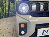 【LEDヘッドライト】悪天候や夜間走行時も良好な視界を確保し安心して運転できる高輝度LEDヘッドライトを装備!点灯速度が早く、消費電力も抑えられています。