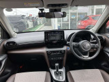【運転席・インパネまわり】ハンドル・シート・フロアーなど隅々までプロによるクリーニング済み☆彡キレイな車内でドライブが一層快適にお楽しみいただけます!!