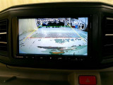 車庫入れなどでバックする際に後方確認ができて便利です。車庫入れ苦手な人もこれで安心!!