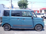 国の指定を受けた自社工場で、整備士が車検と点検整備を行っております。
