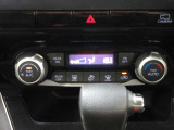 オートエアコンでお好みの温度になり、運転に集中できます。