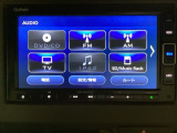 ナビゲーションはフルセグTV、インターナビ対応のGathers純正メモリーナビを搭載しています。Bluetoothオーディオ機能がありますので、スマートフォンなどの音楽も再生できます。