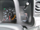 当店の車は全台、保証付きで購入後も安心です。保証期間中は全国のホンダディーラーで保証修理を受け付けております。