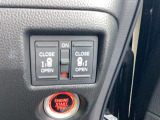 両側パワースライドドア仕様です。運転席にて操作が可能です。