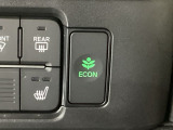 ★ECONスイッチ★ エコドライブを加速しよう!スイッチをONにすると、運転の仕方によるロスを抑え込み燃費をよくするようクルマが頑張ります(*^ー^*)燃費向上にチャレンジ♪