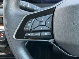 ナビの音量など車両情報を手元で操作できるハンドルスイッチ付き。