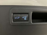 パワーバックドアは荷物の出し入れがしやすい優れもの!スイッチひとつで重たいバックドアが締まります!日用品の大量買い出しにも大活躍!