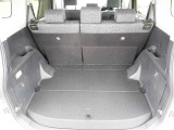 【トランク】荷物を積むのに十分な広さです!お出かけ先でお土産を沢山買っても大丈夫♪