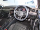 NAVI画面は少し運転席側に向いてます