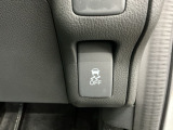 車がカーブの外側へ膨らんだり内側へ巻き込んだりする挙動を防止し安定した走行をサポートする横滑り防止装置付きです!