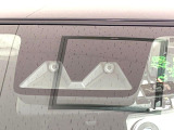 【トヨタセーフティセンス】走行中に前方の車両等を認識し、衝突しそうな時は警報とブレーキで衝突回避と被害軽減をアシスト。より安全にドライブをお楽しみいただけます。