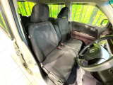 運転席シート廻りは使用感も少なく、良好な状態となっています。丁寧に使われていたことがよくわかりますね。