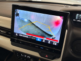 バックギアに入れるだけで自動でリヤカメラに切り替わります!車庫入れやバックが苦手な方にオススメ!
