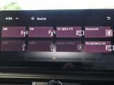USBタイプA・タイプC・HDMI接続が可能です。Apple CarPlayやAndroid Auto連携機能もあります。Amazon Alexa搭載。携帯電話のワイヤレス充電にも対応。