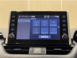ディスプレイオーディオを装備。スマホと車をつなぐことで、これまでのナビに加えていろんなサービスが楽しめます。