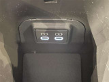 充電用USBポート。