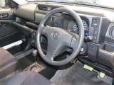 見通しのよいすっきりとした視界で、誰でも運転しやすいです。運転のしやすさは疲れにくさにも繋がりますよ♪