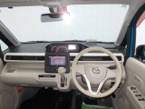 運転席周辺の画像です。
