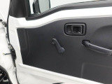 当社は購入後のアフターケアを大切にしております。納車後、1ヶ月無料点検、半年ごとにあんしん点検、12ヶ月法定点検の誘致をします。また車検までの点検をセットにした『ワンダフルパスポート』を販売中です。
