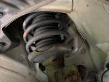 お車を安心してお乗りいただく為には、足回りの定期点検が欠かせません。サービスサポート(有償保証)では無料点検もご提供しており、安心のカーライフをお過ごしいただけるサポート体制が整っています。