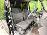 運転席シート廻りは使用感も少なく、良好な状態となっています。丁寧に使われていたことがよくわかりますね。