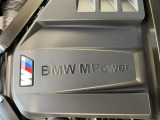 安心のBMW認定中古車は100項目の箇所を徹底的にチェック致します。機械的な箇所や電気系、コンピューターなどをご納車前に点検し、交換基準に達した部品は全て新品に修理返品した後にご納車致します。