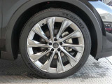 R7年式夏タイヤ225/45R21ミシュラン製です。