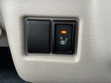 寒い日には嬉しい、シートヒータを運転席に装備