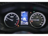 シンプルで視認性の良いメーターパネル運転中でも必要情報を瞬時に把握いただけます