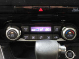 オートエアコンでお好みの温度になり、運転に集中できます。
